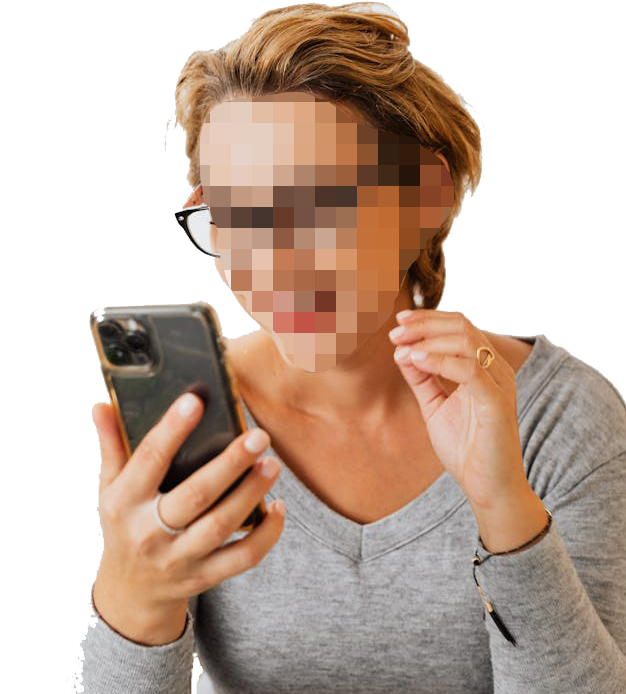 Mujer con el rostro privado